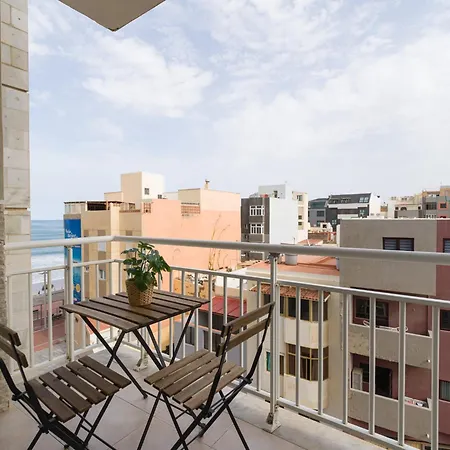 펜션 Seaside Bliss With Terrace & Views